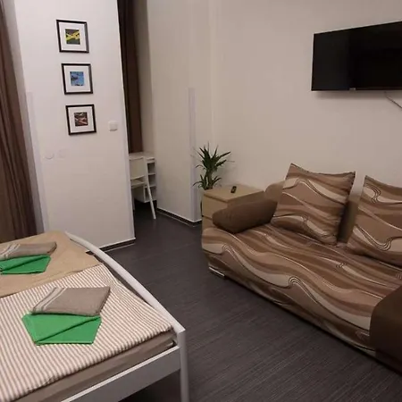 Apartment Flying Bed Apartment Close To Prague Castle And Airport