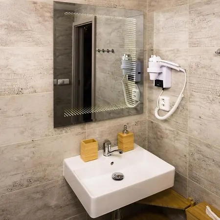 Apartment Flying Bed Apartment Close To Prague Castle And Airport *