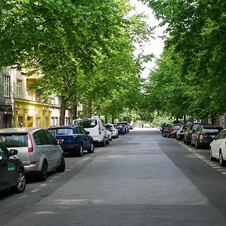 Flying Bed Apartment Close To Prague Castle And Airport Apartment *