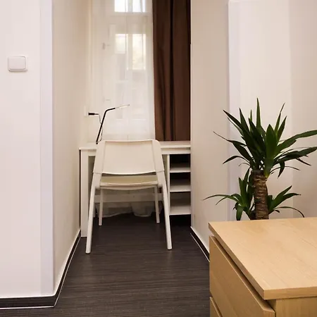 Flying Bed Apartment Close To Prague Castle And Airport Apartment