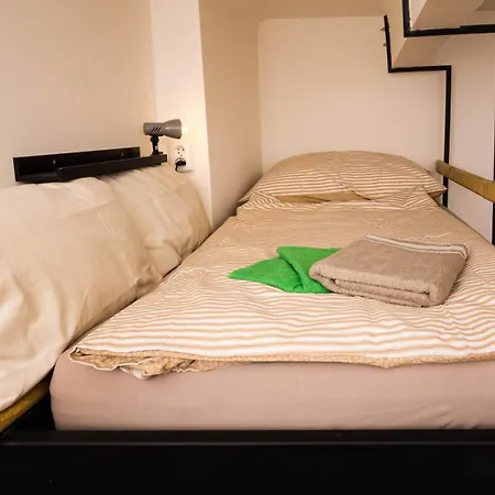 Flying Bed Apartment Close To Prague Castle And Airport Apartment