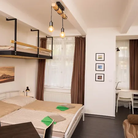 Flying Bed Close To Castle And Airport Praga