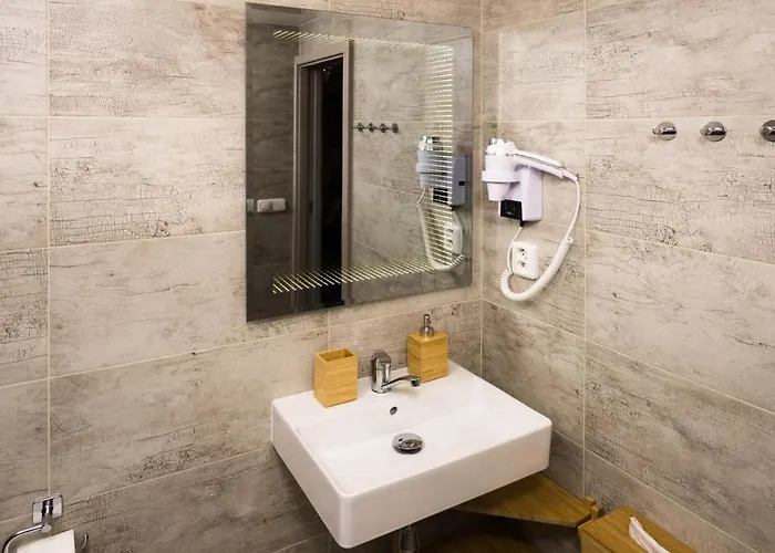 Apartment Flying Bed Apartment Close To Prague Castle And Airport *