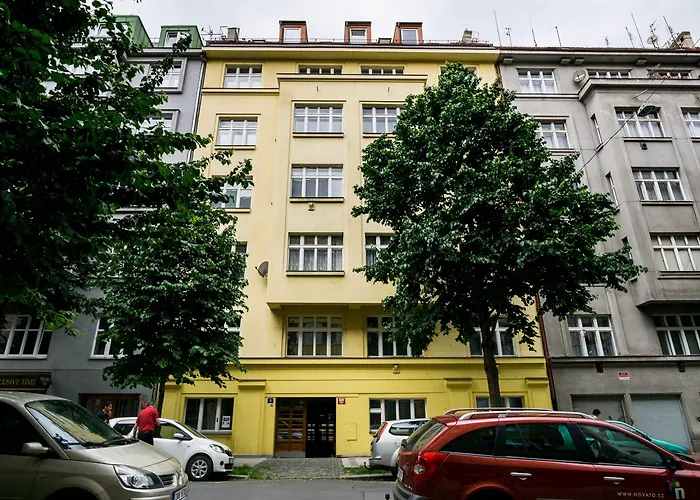 Flying Bed Apartment Close To Prague Castle And Airport * Prag