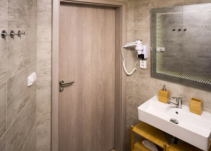Flying Bed Apartment Close To Prague Castle And Airport *