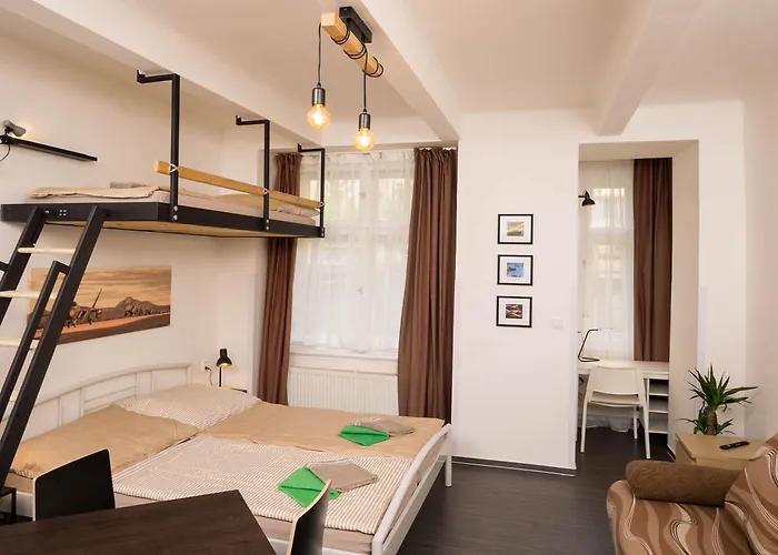 Flying Bed Apartment Close To Prague Castle And Airport Prag