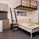 Flying Bed Close To Castle And Airport *