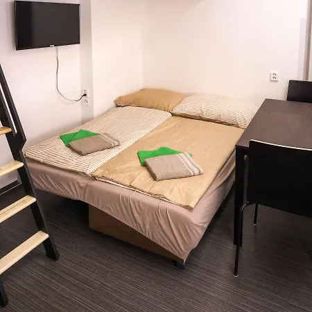Flying Bed Close To Castle And Airport Prag